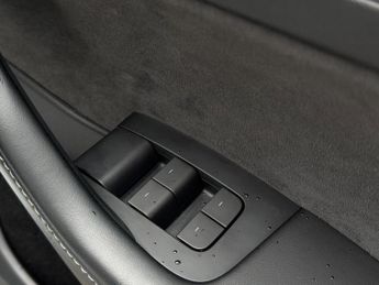 Tesla Model Y (Dual Motor) Performance Auto 4WDE 5dr