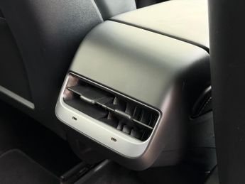 Tesla Model Y (Dual Motor) Performance Auto 4WDE 5dr