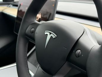 Tesla Model Y (Dual Motor) Performance Auto 4WDE 5dr