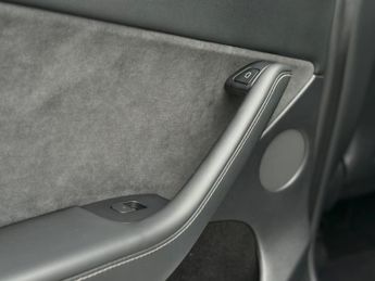 Tesla Model Y (Dual Motor) Performance Auto 4WDE 5dr