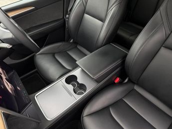 Tesla Model Y (Dual Motor) Performance Auto 4WDE 5dr
