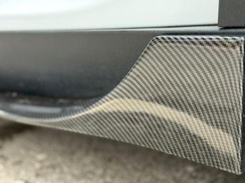 Tesla Model Y (Dual Motor) Performance Auto 4WDE 5dr