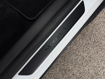 Tesla Model Y (Dual Motor) Performance Auto 4WDE 5dr