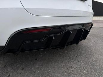 Tesla Model Y (Dual Motor) Performance Auto 4WDE 5dr