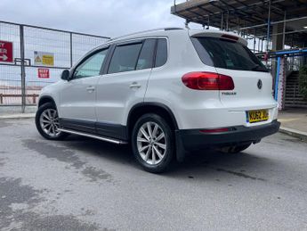 Volkswagen Tiguan 2.0 TDI BlueMotion Tech SE DSG 4WD Euro 5 (s/s) 5dr