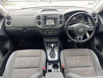 Volkswagen Tiguan 2.0 TDI BlueMotion Tech SE DSG 4WD Euro 5 (s/s) 5dr