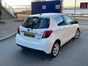 Toyota Yaris 1.5 VVT-h Excel E-CVT Euro 6 5dr (15in Alloy)