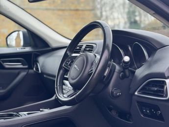 Jaguar F-PACE 2.0 D180 Prestige Auto AWD Euro 6 (s/s) 5dr