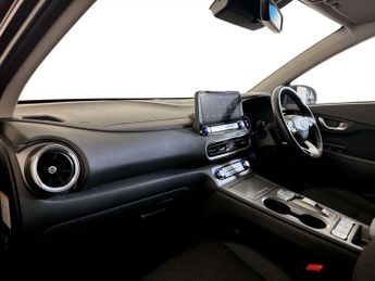 Hyundai KONA 39kWh Premium SUV 5dr Electric Auto (10.5kW Charger) (136 ps)