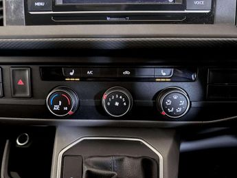 Volkswagen e-Transporter e 110 37.3kWh Panel Van 5dr Electric Auto LWB (110 ps)