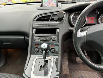 Peugeot 5008 2.0 HDi Allure Auto Euro 5 5dr