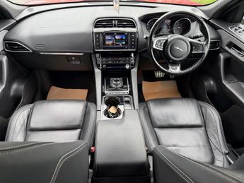 Jaguar F-PACE 2.0 D180 R-Sport Auto AWD Euro 6 (s/s) 5dr