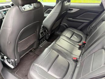 Jaguar F-PACE 2.0 D180 R-Sport Auto AWD Euro 6 (s/s) 5dr