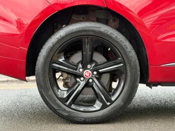 Jaguar F-PACE 2.0 D180 R-Sport Auto AWD Euro 6 (s/s) 5dr