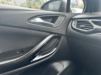 Vauxhall Astra 1.4i Turbo SRi Nav Sports Tourer Auto Euro 6 (s/s) 5dr