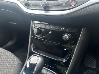 Vauxhall Astra 1.4i Turbo SRi Nav Sports Tourer Auto Euro 6 (s/s) 5dr