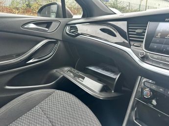 Vauxhall Astra 1.4i Turbo SRi Nav Sports Tourer Auto Euro 6 (s/s) 5dr