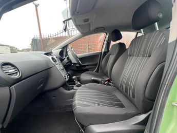Vauxhall Corsa 1.4i 16v Exclusiv 5dr