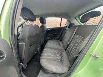 Vauxhall Corsa 1.4i 16v Exclusiv 5dr
