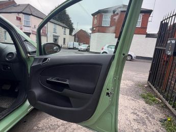 Vauxhall Corsa 1.4i 16v Exclusiv 5dr