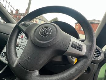 Vauxhall Corsa 1.4i 16v Exclusiv 5dr