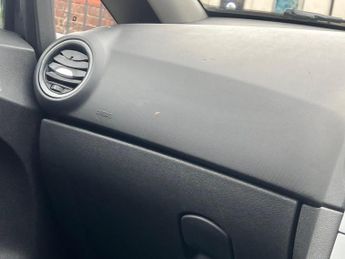 Vauxhall Corsa 1.4i 16v Exclusiv 5dr