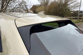 Honda HR-V 1.5 eHEV Elegance eCVT