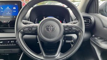 Toyota Yaris 1.5 VVT-h Design E-CVT Euro 6 (s/s) 5dr