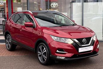 Nissan Qashqai 1.3 DIG-T (160ps) N-Connecta [Glass Roof]
