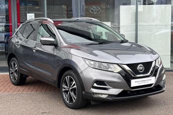 Nissan Qashqai 1.3 DIG-T (160ps) N-Connecta [Glass Roof]