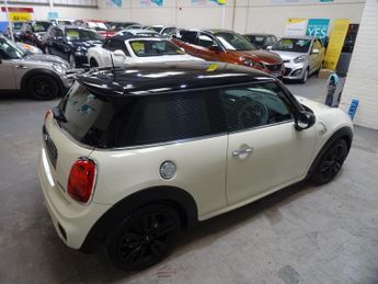 MINI Hatch 2.0 Cooper S Sport Steptronic Euro 6 (s/s) 3dr