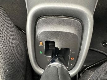 Toyota AYGO 1.0 VVT-i x-trend Funroof x-shift Euro 6 5dr