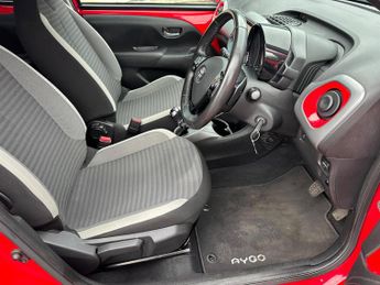 Toyota AYGO 1.0 VVT-i x-trend Funroof x-shift Euro 6 5dr
