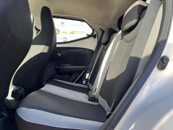 Toyota AYGO 1.0 VVT-i x-press x-shift Euro 6 5dr