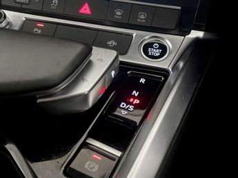 Audi e-tron 50 Technik SUV 5dr Electric Auto quattro 71.2kWh (313 ps)