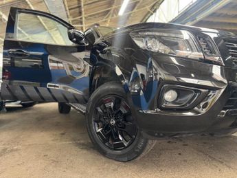 Nissan Navara 2.3 dCi N-Guard Pickup Double Cab 4dr Diesel Auto 4WD Euro 6 (19