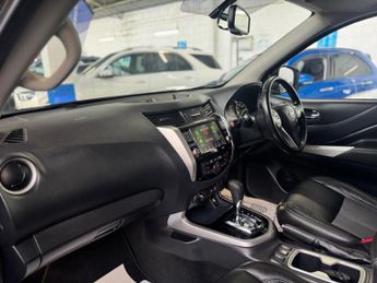 Nissan Navara 2.3 dCi N-Guard Pickup Double Cab 4dr Diesel Auto 4WD Euro 6 (19