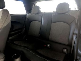 MINI Electric Hatch Cooper SE 32.6kWh Level 2 Hatchback 3dr Electric Auto (184 ps)