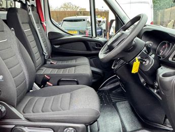 Iveco Daily 2.3D HPI 14V Business 35S 3520 Panel Van 5dr Diesel HiMatic MWB 