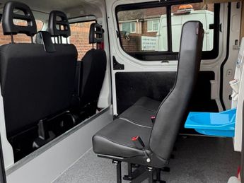 Iveco Daily 2.3D HPI 14V Business 35S 3520 Panel Van 5dr Diesel HiMatic MWB 