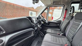 Iveco Daily 2.3D HPI 14V Business 35S 3520 Panel Van 5dr Diesel HiMatic MWB 
