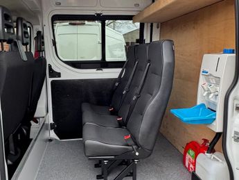 Iveco Daily 2.3D HPI 14V Business 35S 3520 Panel Van 5dr Diesel HiMatic MWB 