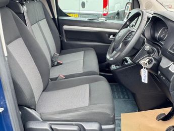 Toyota PROACE Verso 2.0D Shuttle Medium MPV MWB Euro 6 (s/s) 5dr (9 Seat)