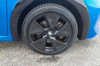 Peugeot E-208 50kWh GT Auto 5dr