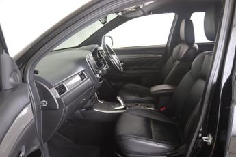 Mitsubishi Outlander 2.4h TwinMotor 13.8kWh Dynamic CVT 4WD Euro 6 (s/s) 5dr