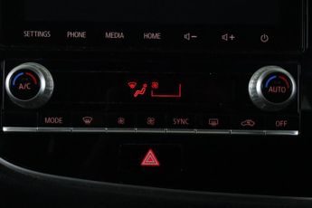 Mitsubishi Outlander 2.4h TwinMotor 13.8kWh Dynamic CVT 4WD Euro 6 (s/s) 5dr