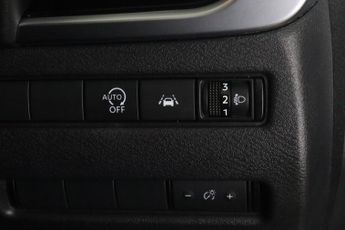 Nissan Qashqai 1.3 DIG-T MHEV N-Connecta XTRON Euro 6 (s/s) 5dr