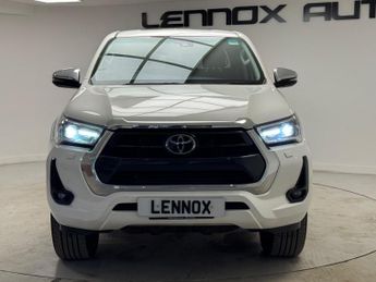 Toyota Hilux 2.4 D-4D Invincible Auto 4WD Euro 6 (s/s) 4dr