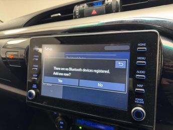 Toyota Hilux 2.4 D-4D Invincible Auto 4WD Euro 6 (s/s) 4dr