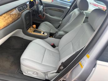 Jaguar S-Type 2.7D V6 SE 4dr